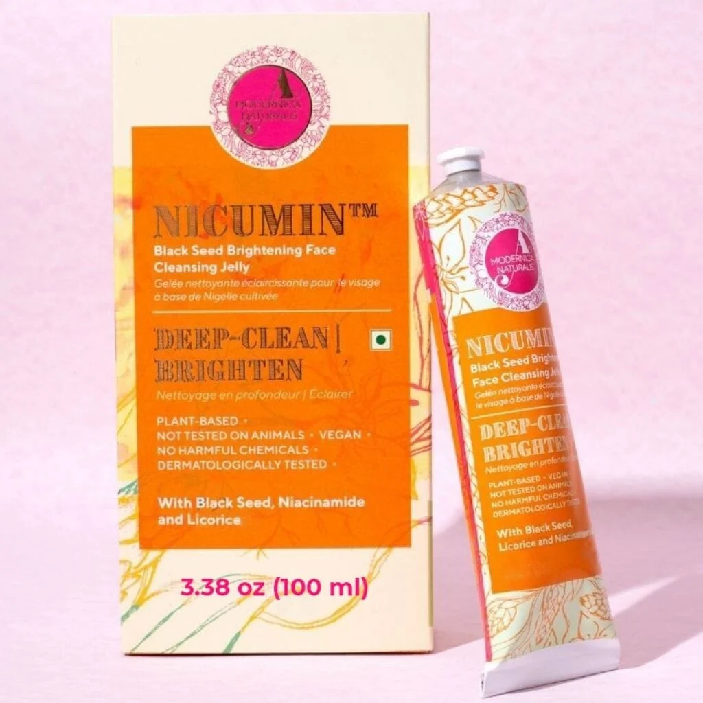 Brightening and Firming Bestsellers Bundle - With a skin-firming body oil, around-the-eye skin firming cream and a skin-brightening face wash - Pro - Image 4